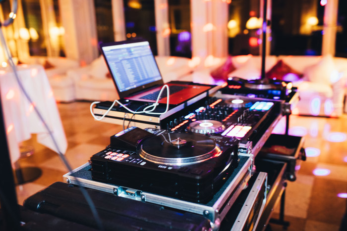QUINCY-BONDS-PRODUCTIONS-DJ